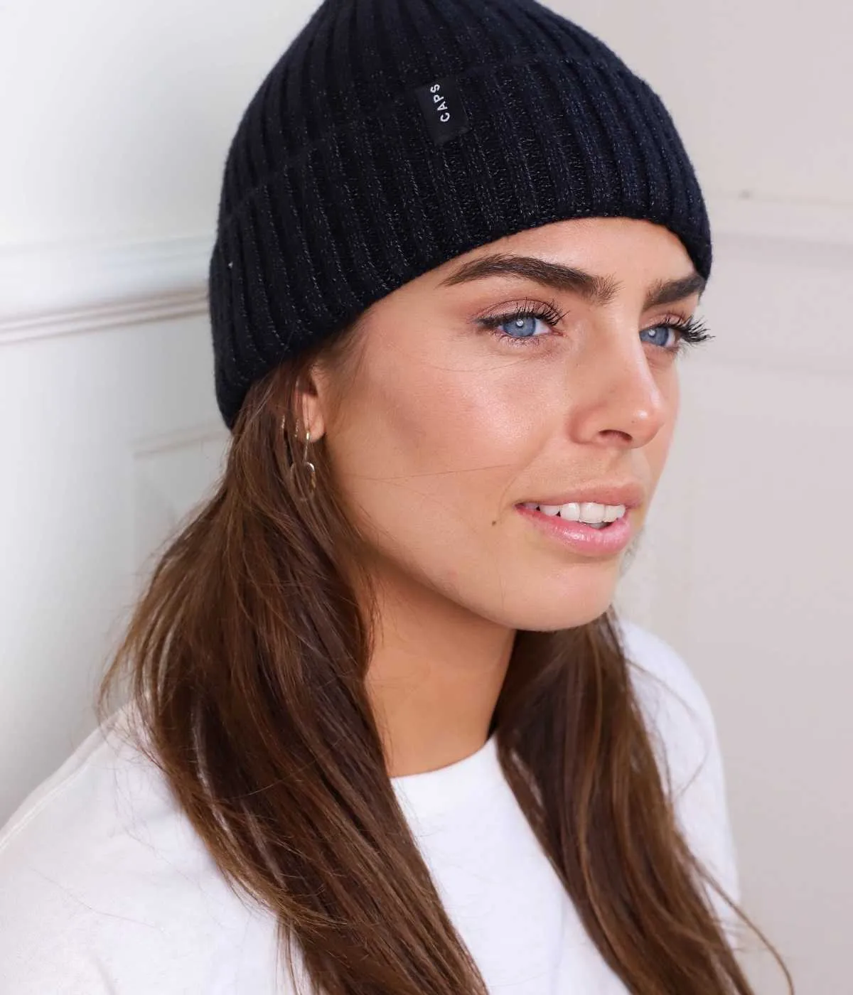 CABLE LOGO BEANIE.